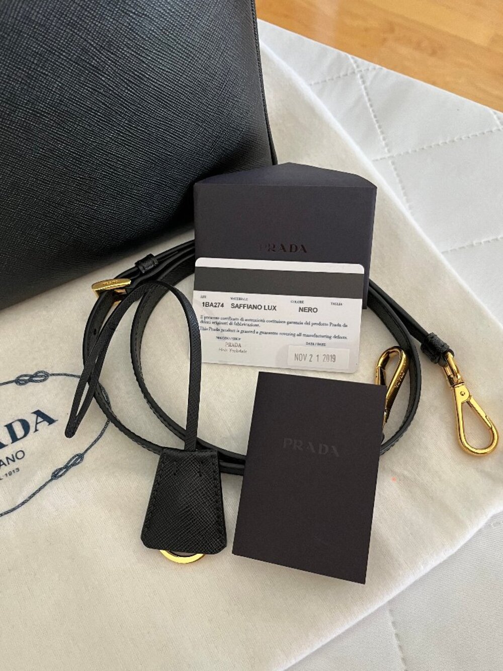 <<SOLD>> Prada Galleria Saffiano Leather Bag - Medium - Authentic - Picture 8 of 17